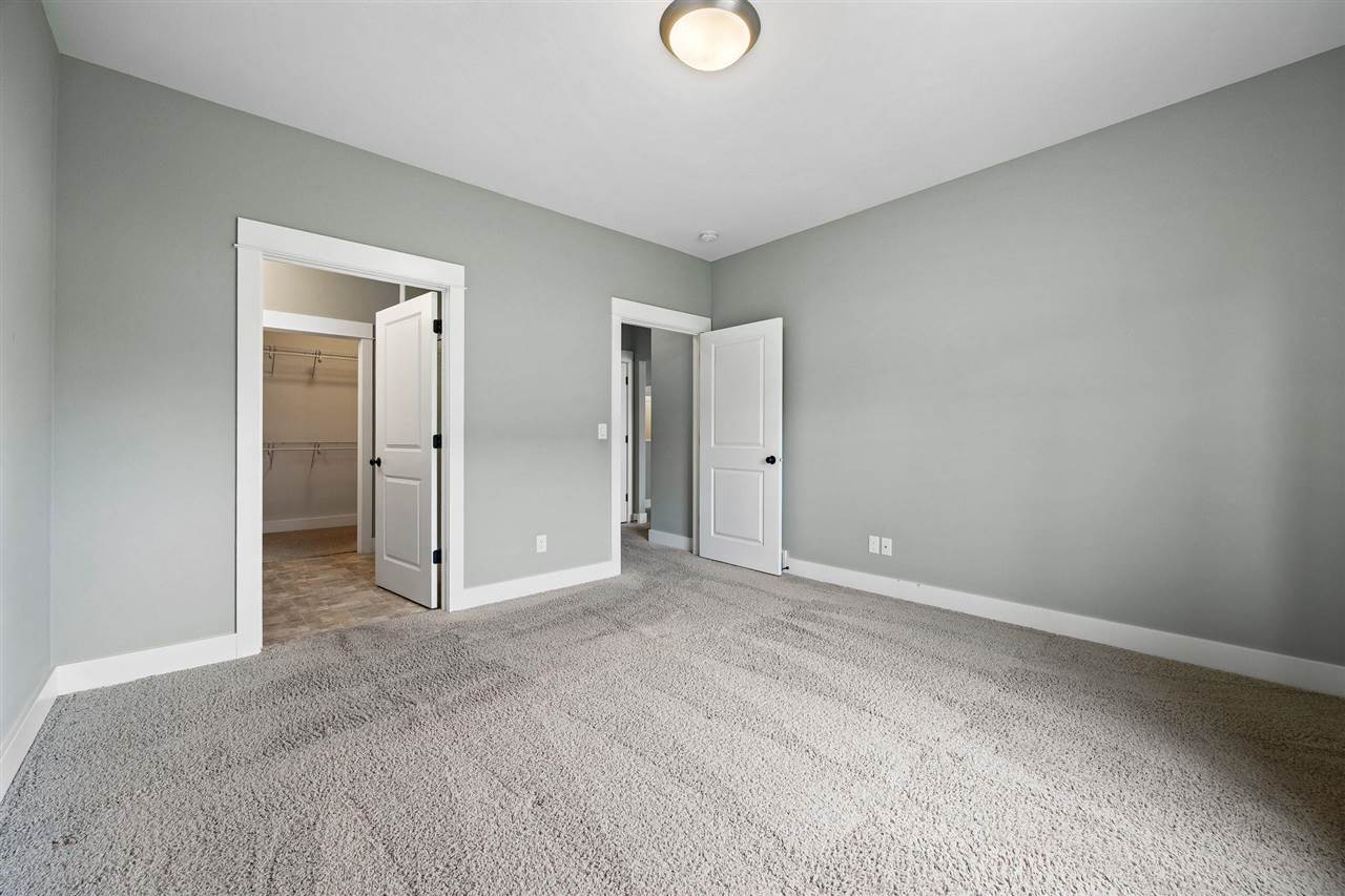 225 Ridgewood Drive Hiawatha IA 52233