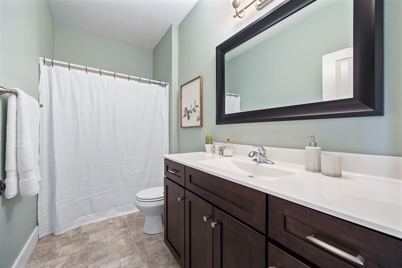 225 Ridgewood Drive Hiawatha IA 52233