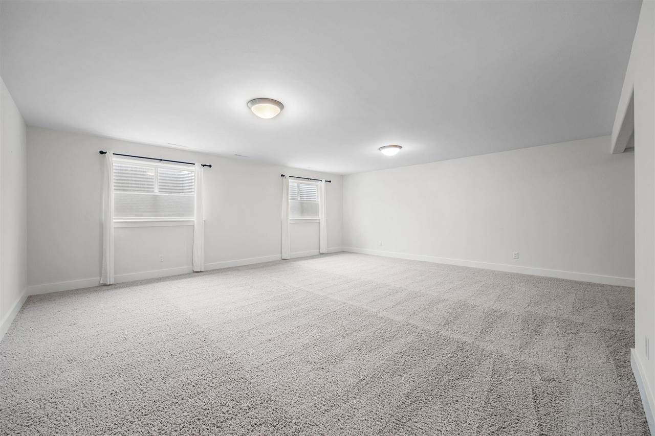 225 Ridgewood Drive Hiawatha IA 52233