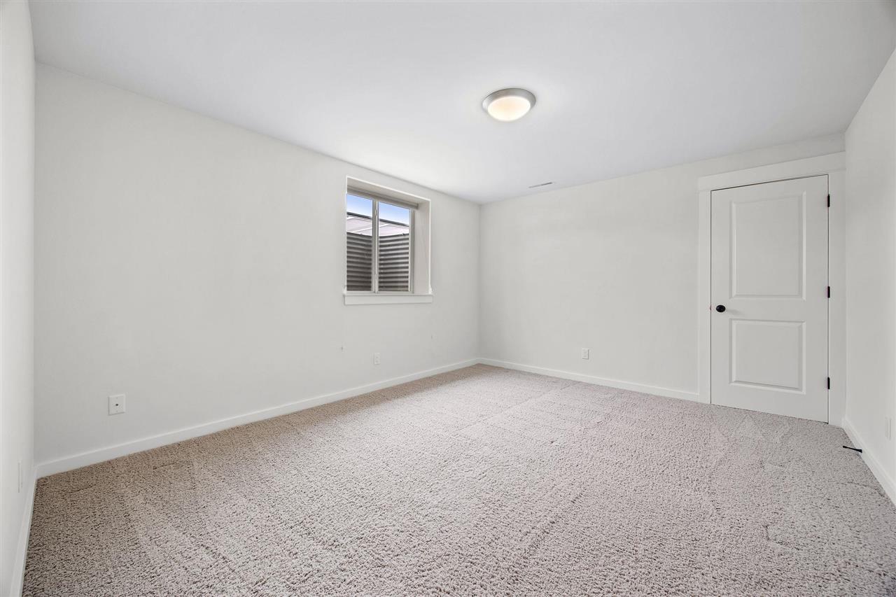 225 Ridgewood Drive Hiawatha IA 52233