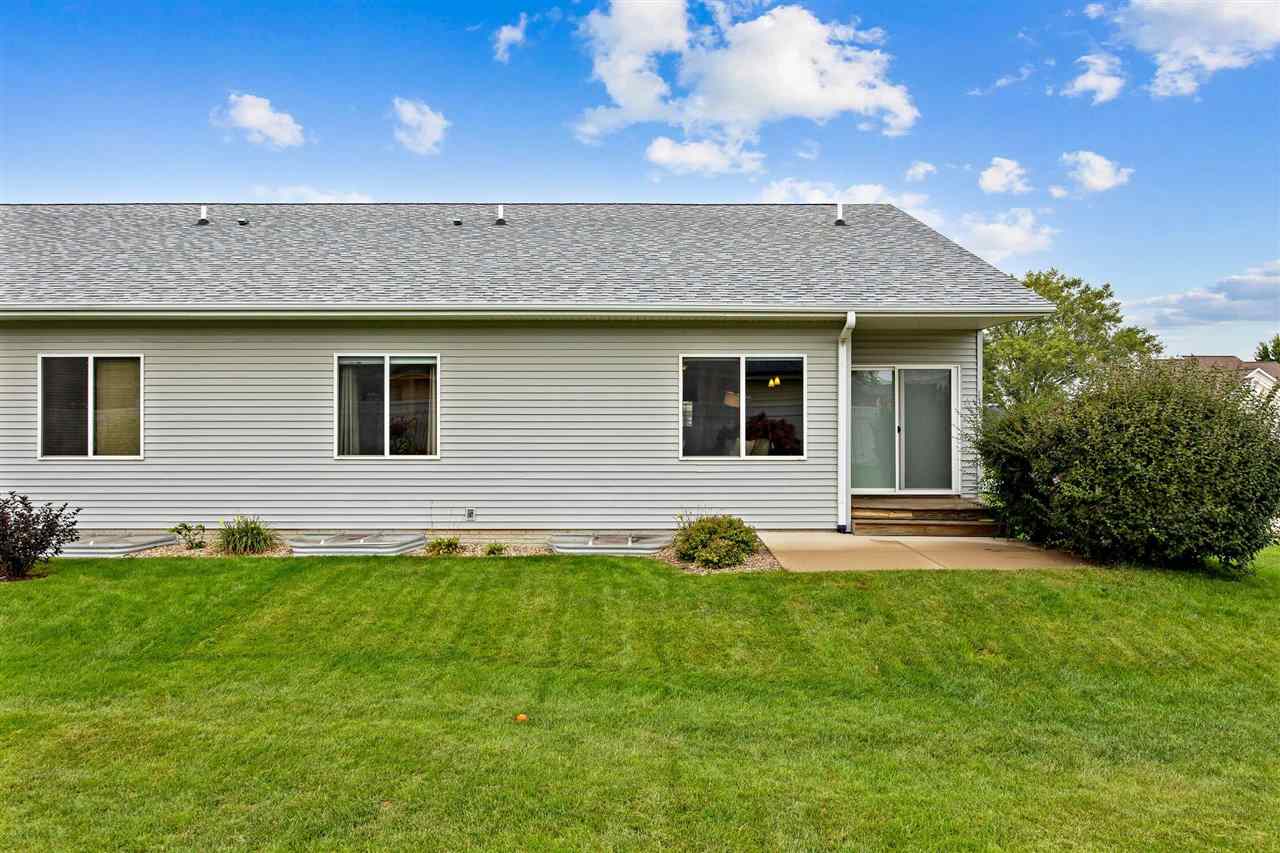 225 Ridgewood Drive Hiawatha IA 52233