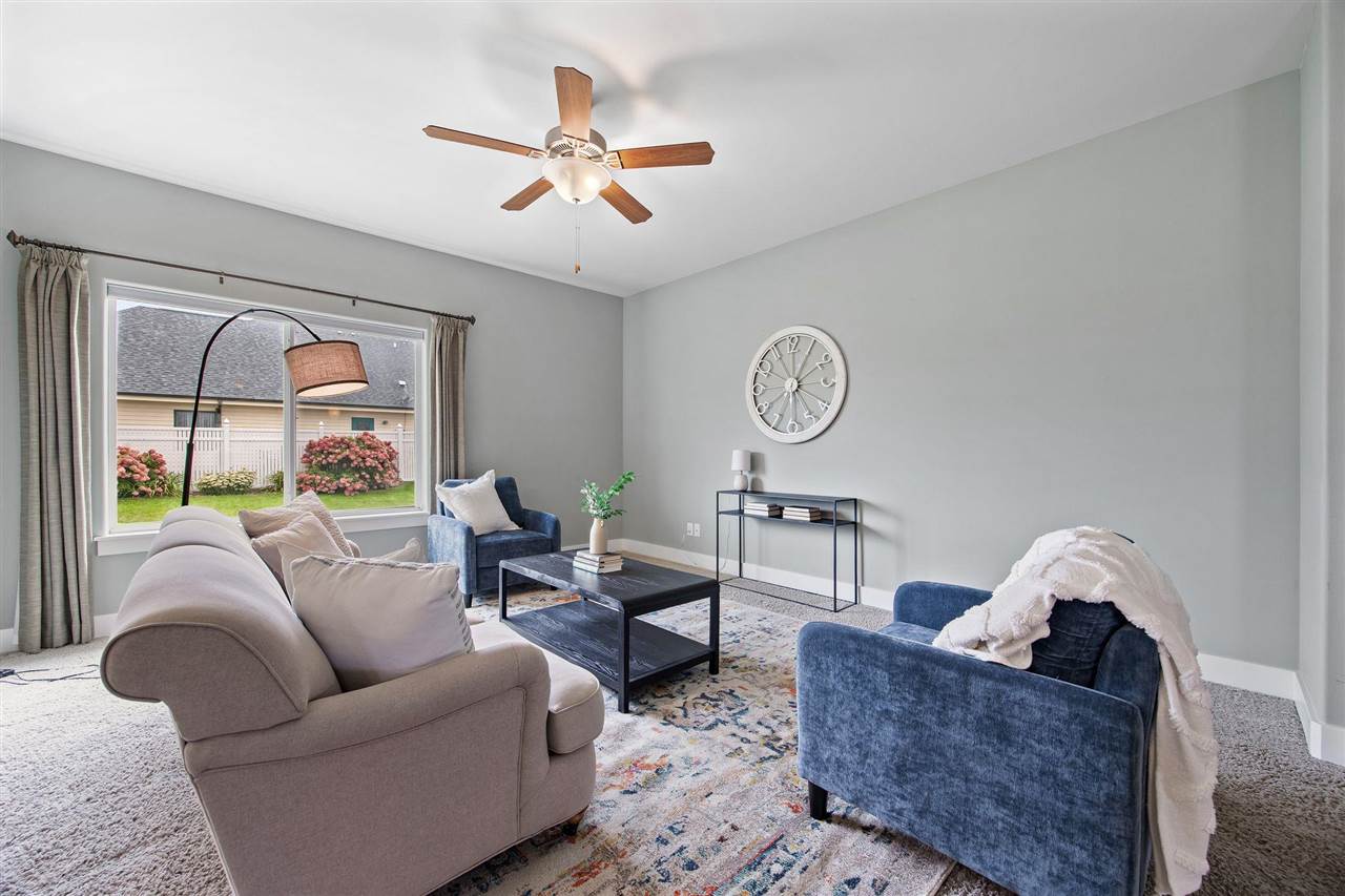 225 Ridgewood Drive Hiawatha IA 52233