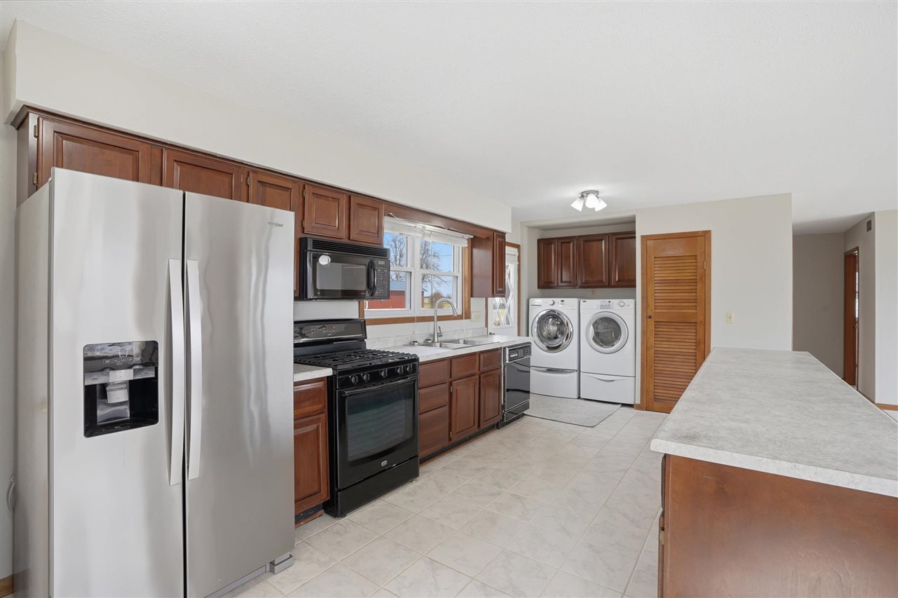 18416 Highway 70 Conesville IA 52739