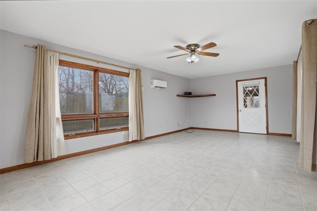 18416 Highway 70 Conesville IA 52739