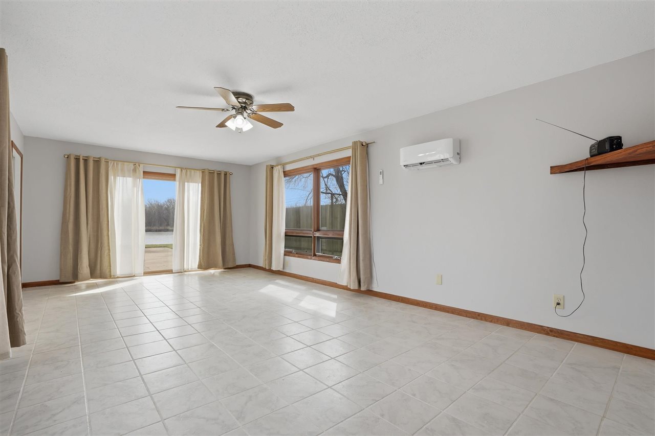 18416 Highway 70 Conesville IA 52739