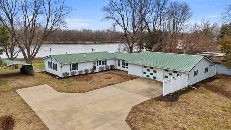 18416 Highway 70 Conesville IA 52739