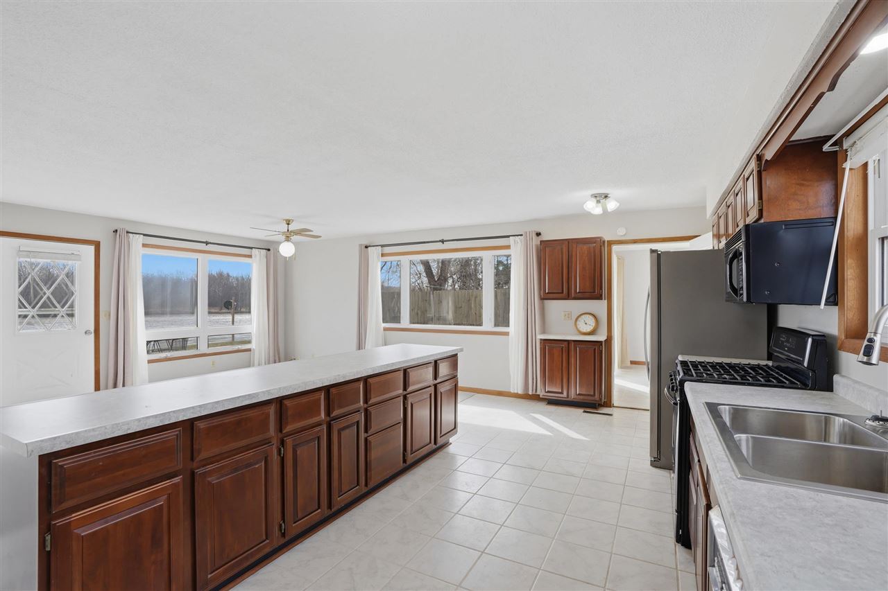 18416 Highway 70 Conesville IA 52739