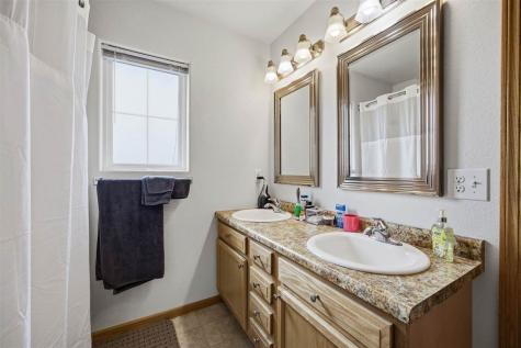 250 S 21st Street Court Marion IA 52302