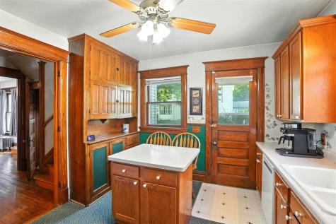 605 Williams Victor IA 52347