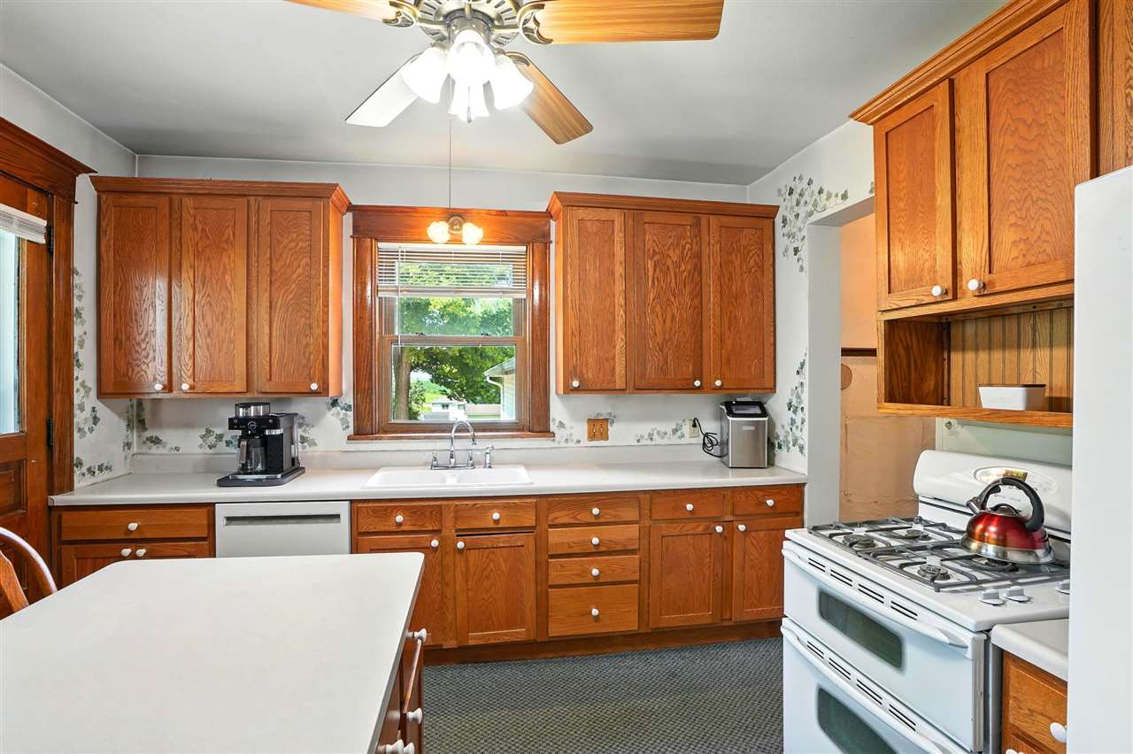 605 Williams Victor IA 52347