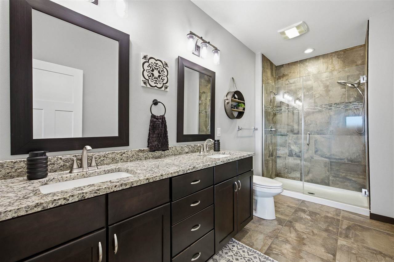 702 Raymond Drive Solon IA 52333