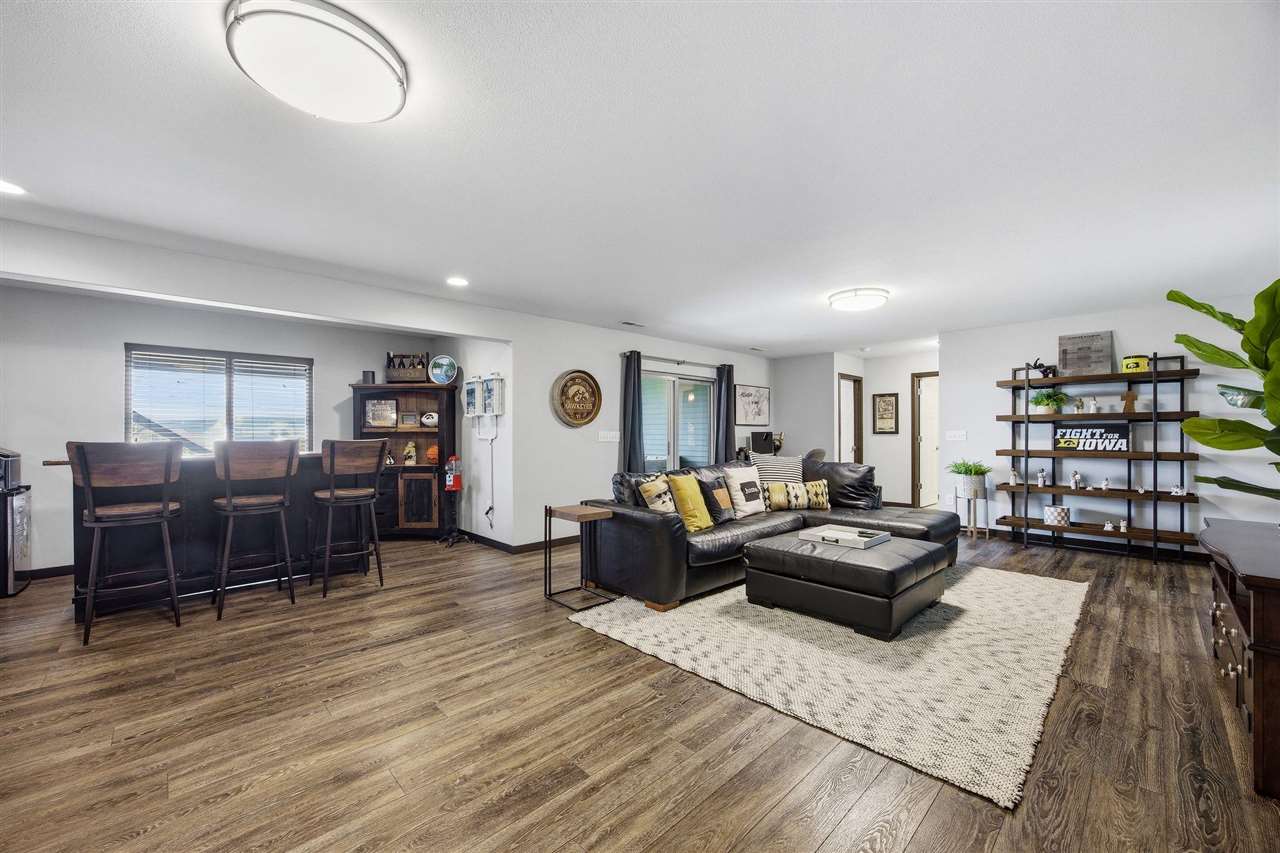 702 Raymond Drive Solon IA 52333