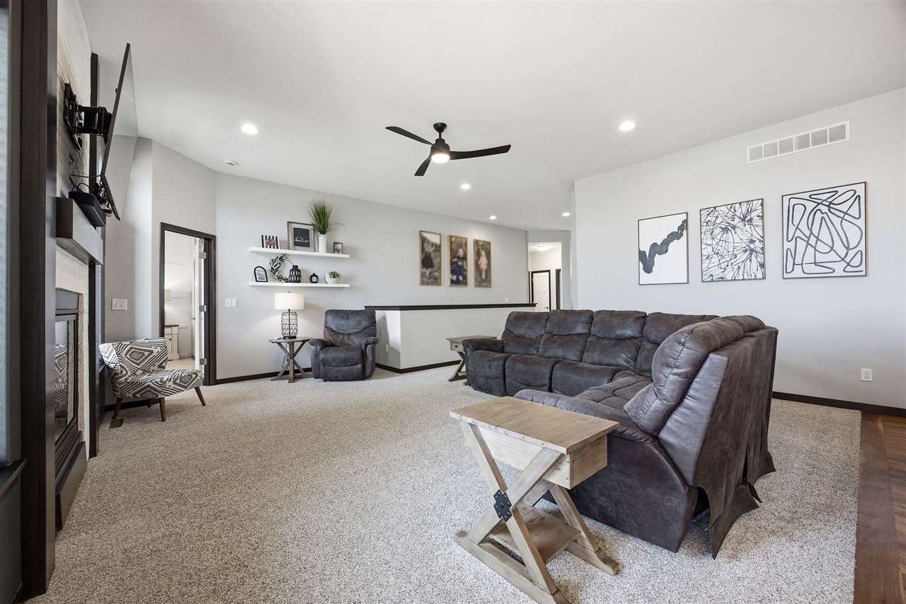 702 Raymond Drive Solon IA 52333