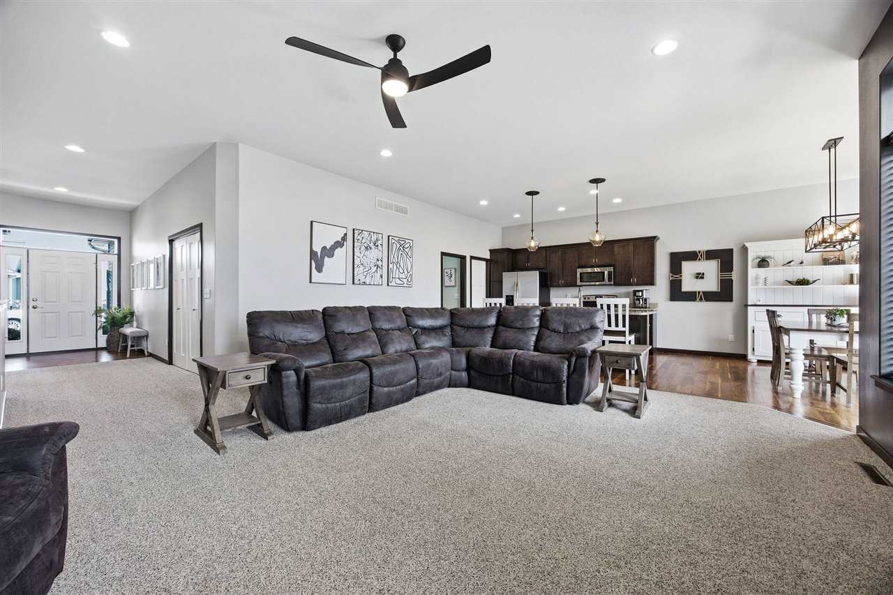 702 Raymond Drive Solon IA 52333