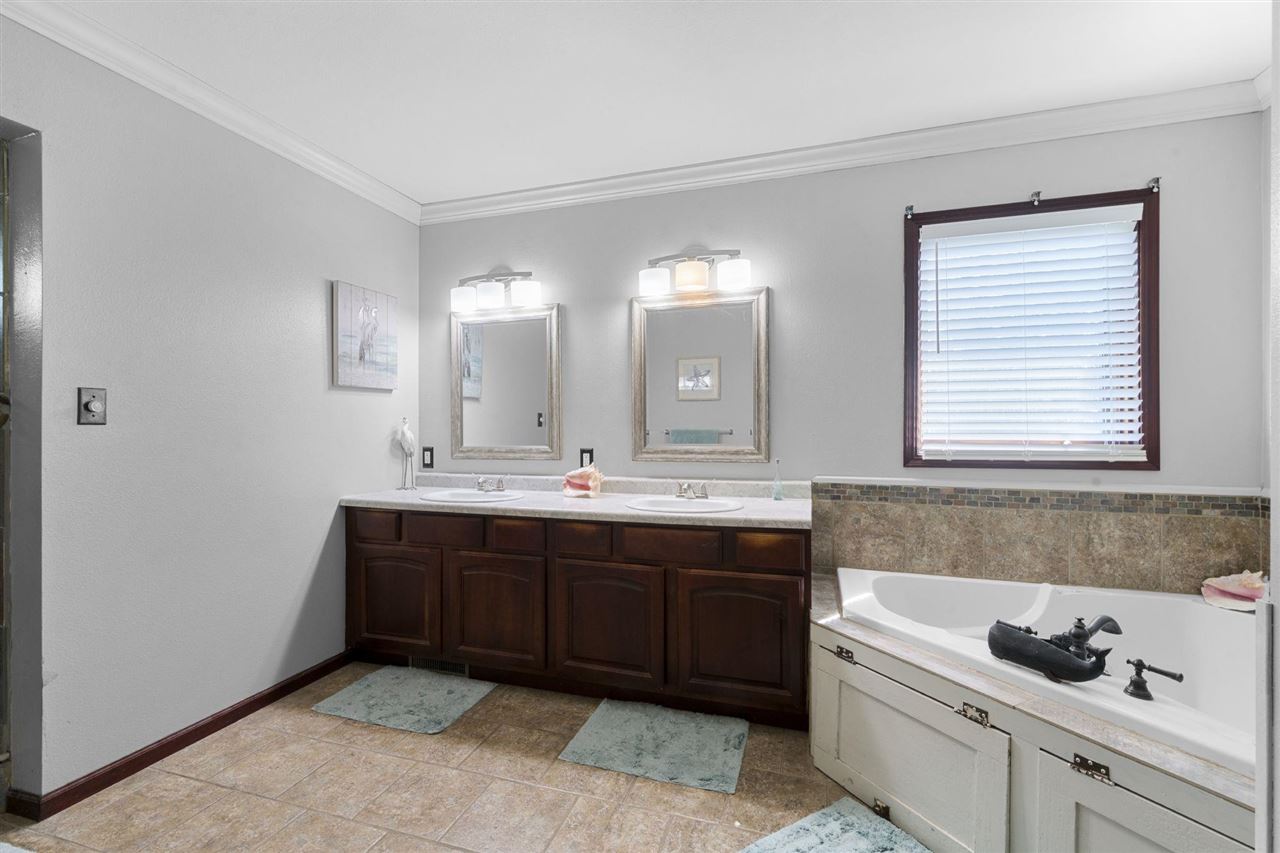 3332 Portwood Drive Homestead IA 52236