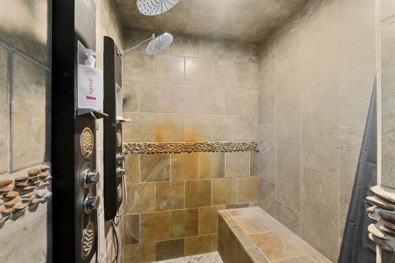 3332 Portwood Drive Homestead IA 52236