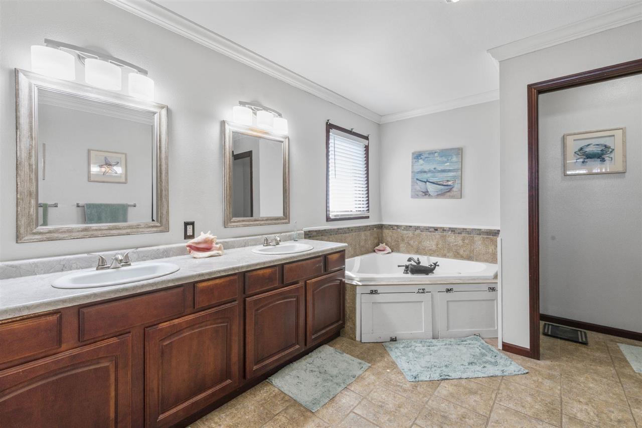 3332 Portwood Drive Homestead IA 52236