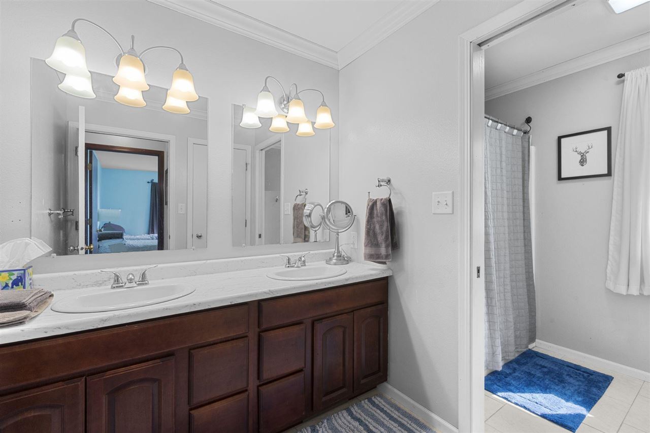 3332 Portwood Drive Homestead IA 52236