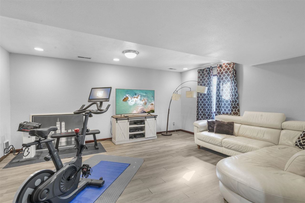 3332 Portwood Drive Homestead IA 52236