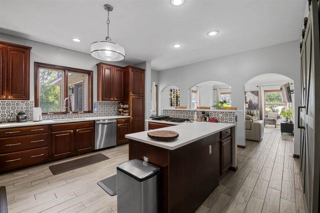 3332 Portwood Drive Homestead IA 52236