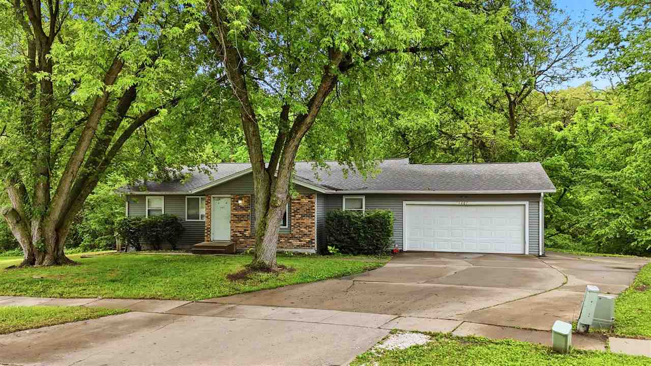1467 Valley View Drive Coralville IA 52241