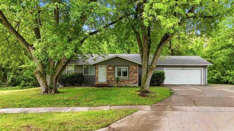 1467 Valley View Drive Coralville IA 52241