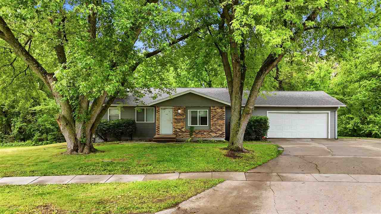 1467 Valley View Drive Coralville IA 52241