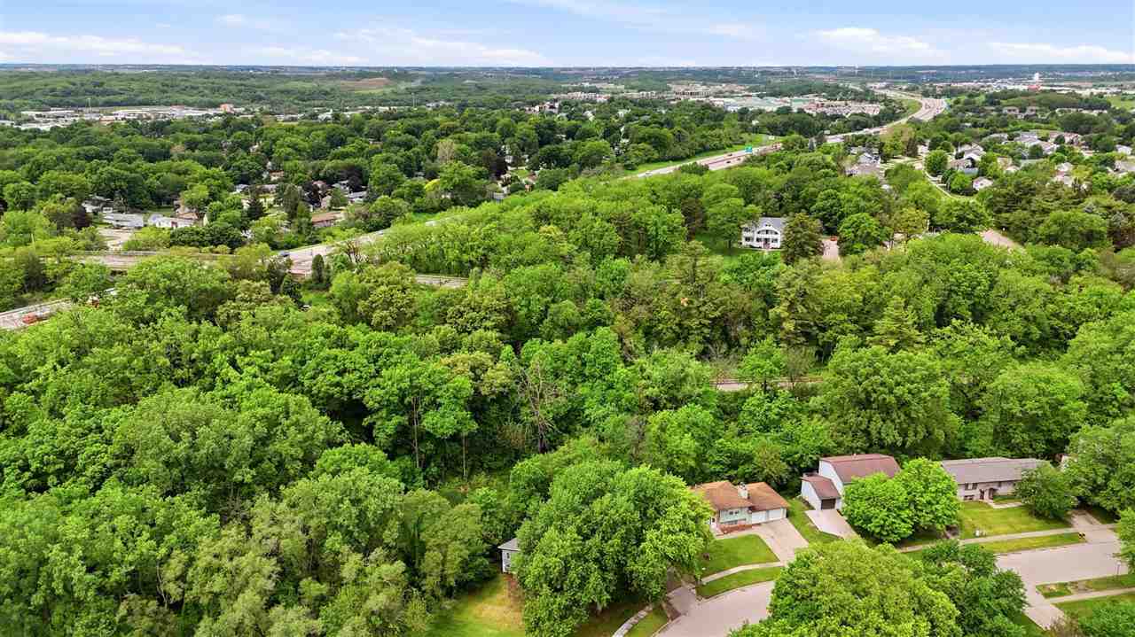 1467 Valley View Drive Coralville IA 52241