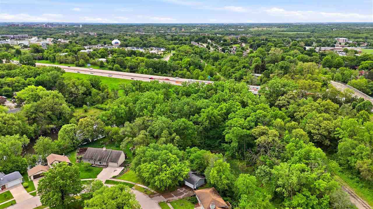 1467 Valley View Drive Coralville IA 52241