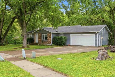 1467 Valley View Drive Coralville IA 52241