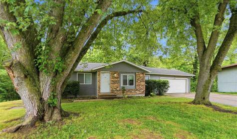 1467 Valley View Drive Coralville IA 52241