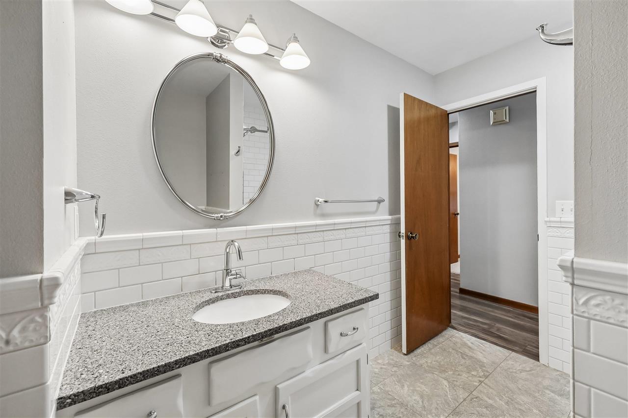 109 Oberlin Street Iowa City IA 52245