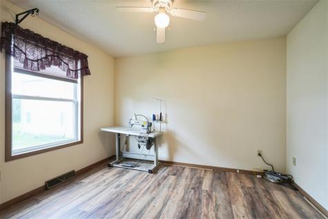 506 W 2nd Street Mechanicsville IA 52306