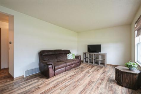 506 W 2nd Street Mechanicsville IA 52306