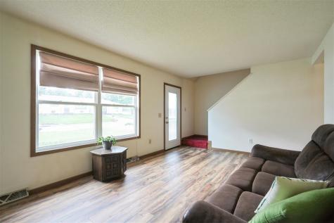 506 W 2nd Street Mechanicsville IA 52306