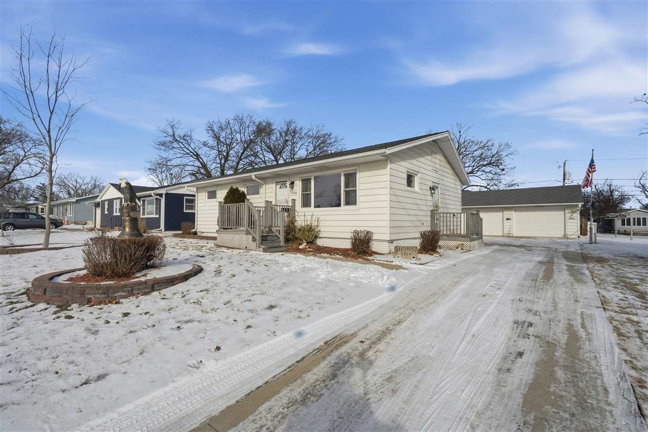 1204 Bowler Street Hiawatha IA 52233