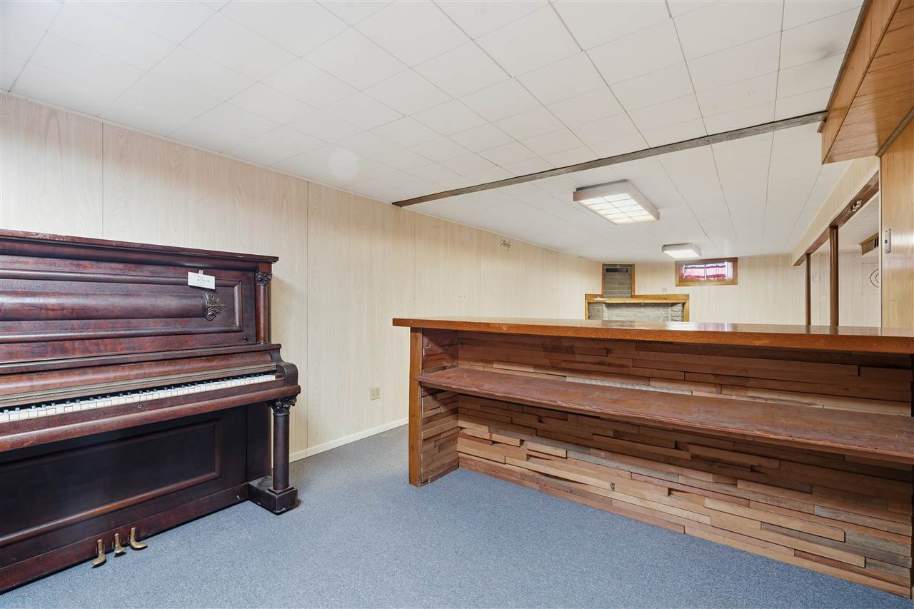 1204 Bowler Street Hiawatha IA 52233