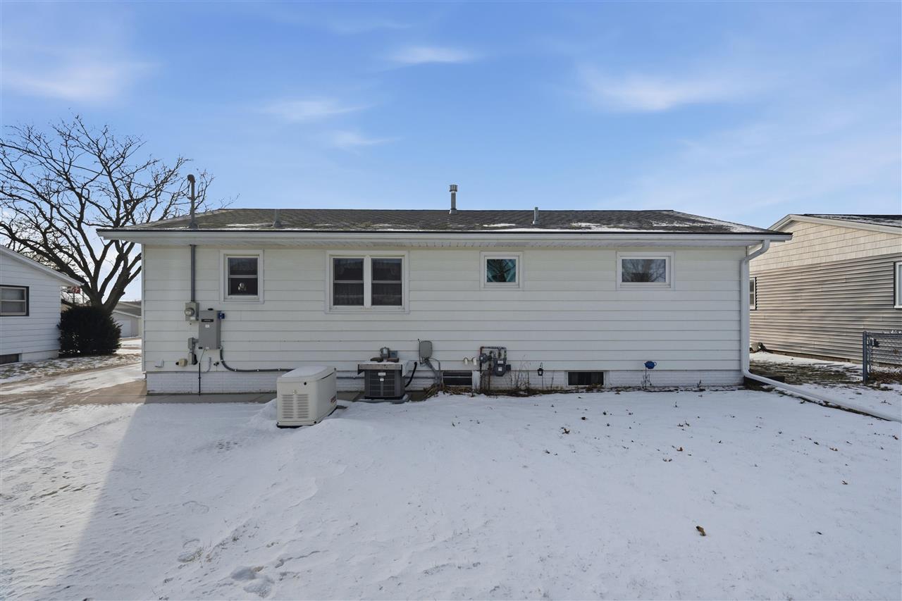 1204 Bowler Street Hiawatha IA 52233