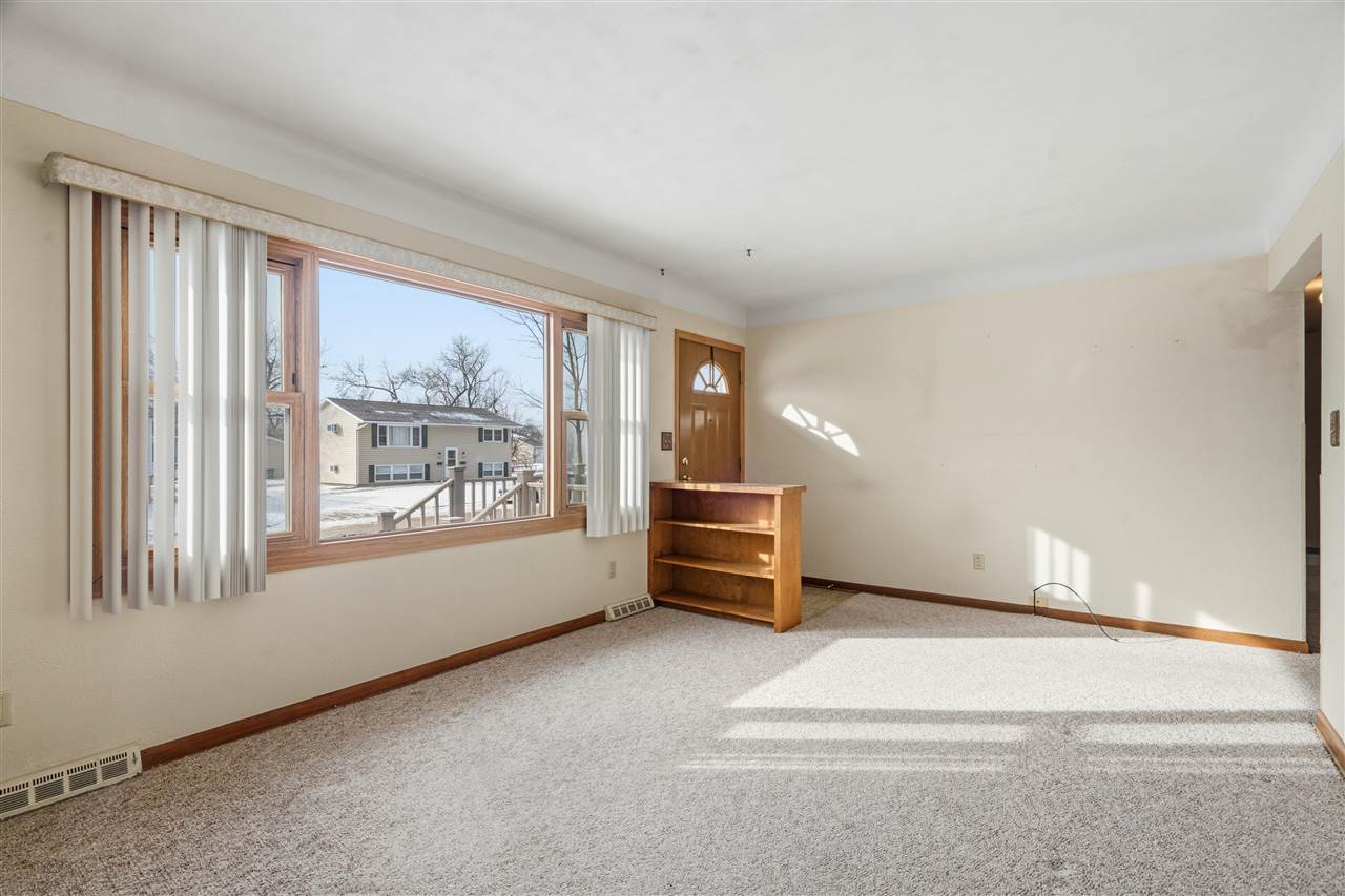 1204 Bowler Street Hiawatha IA 52233