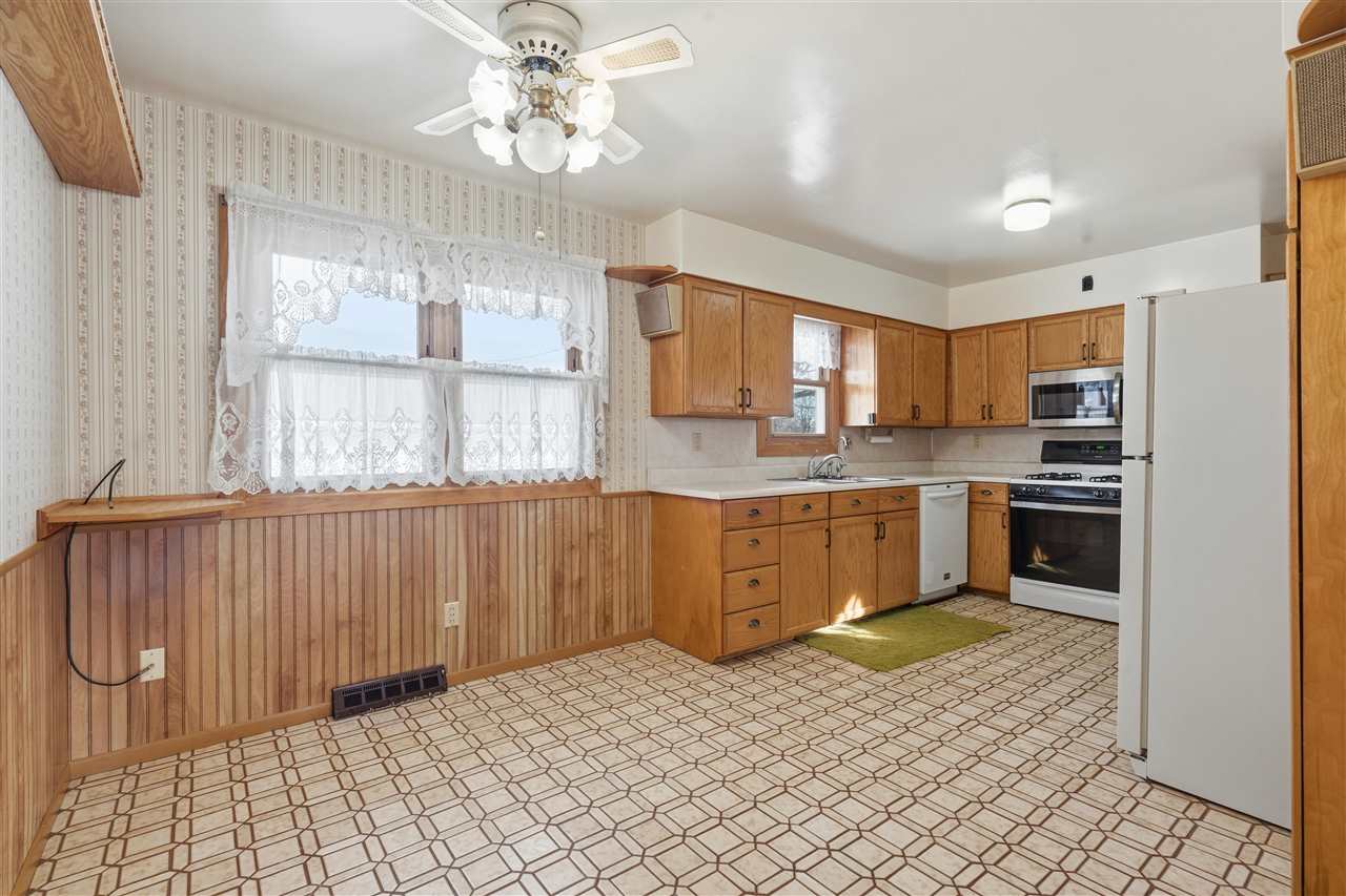 1204 Bowler Street Hiawatha IA 52233