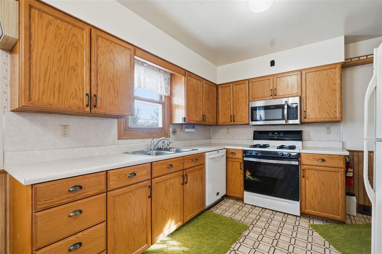 1204 Bowler Street Hiawatha IA 52233