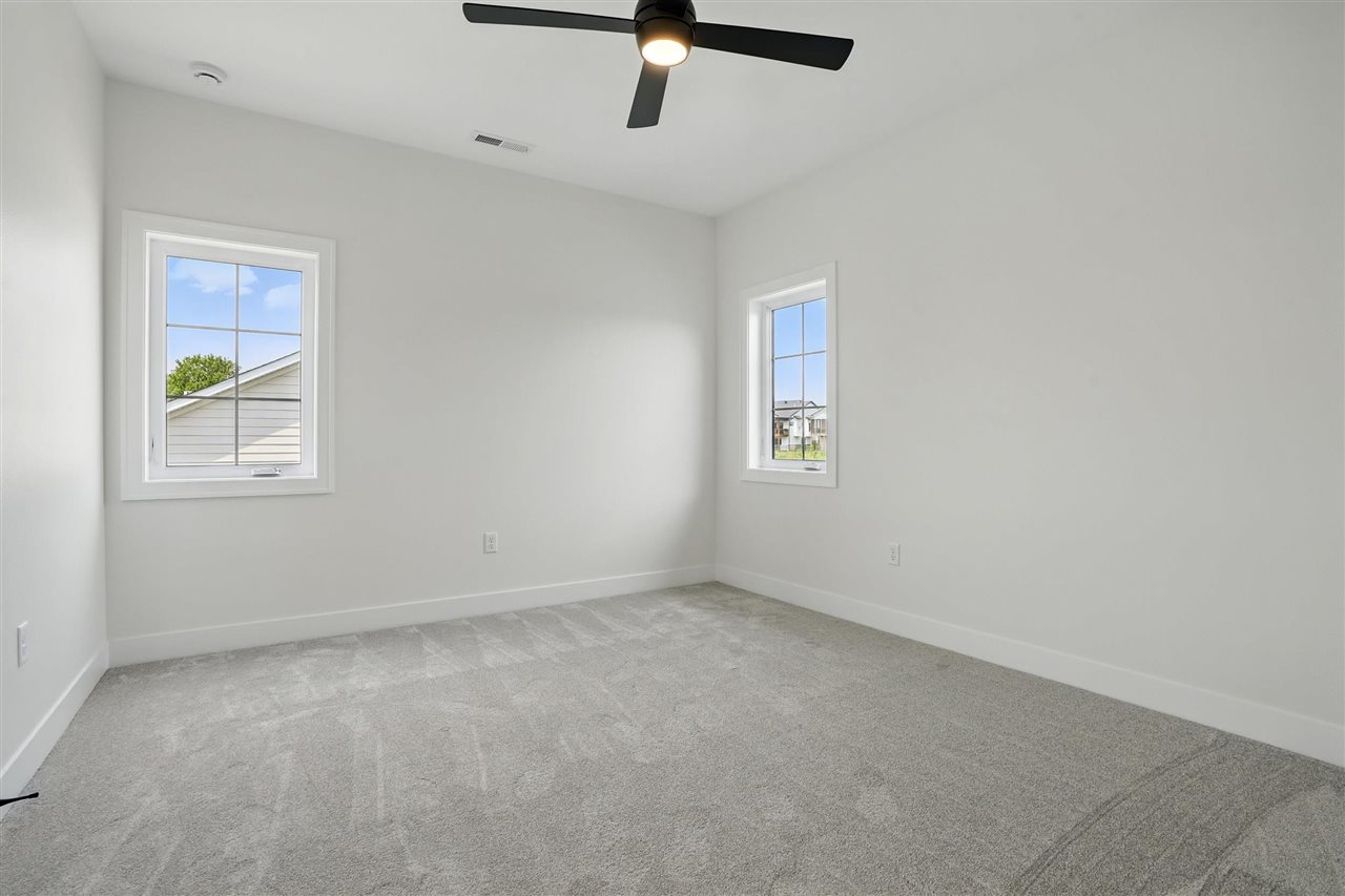 945 Yorkshire North Liberty IA 52317