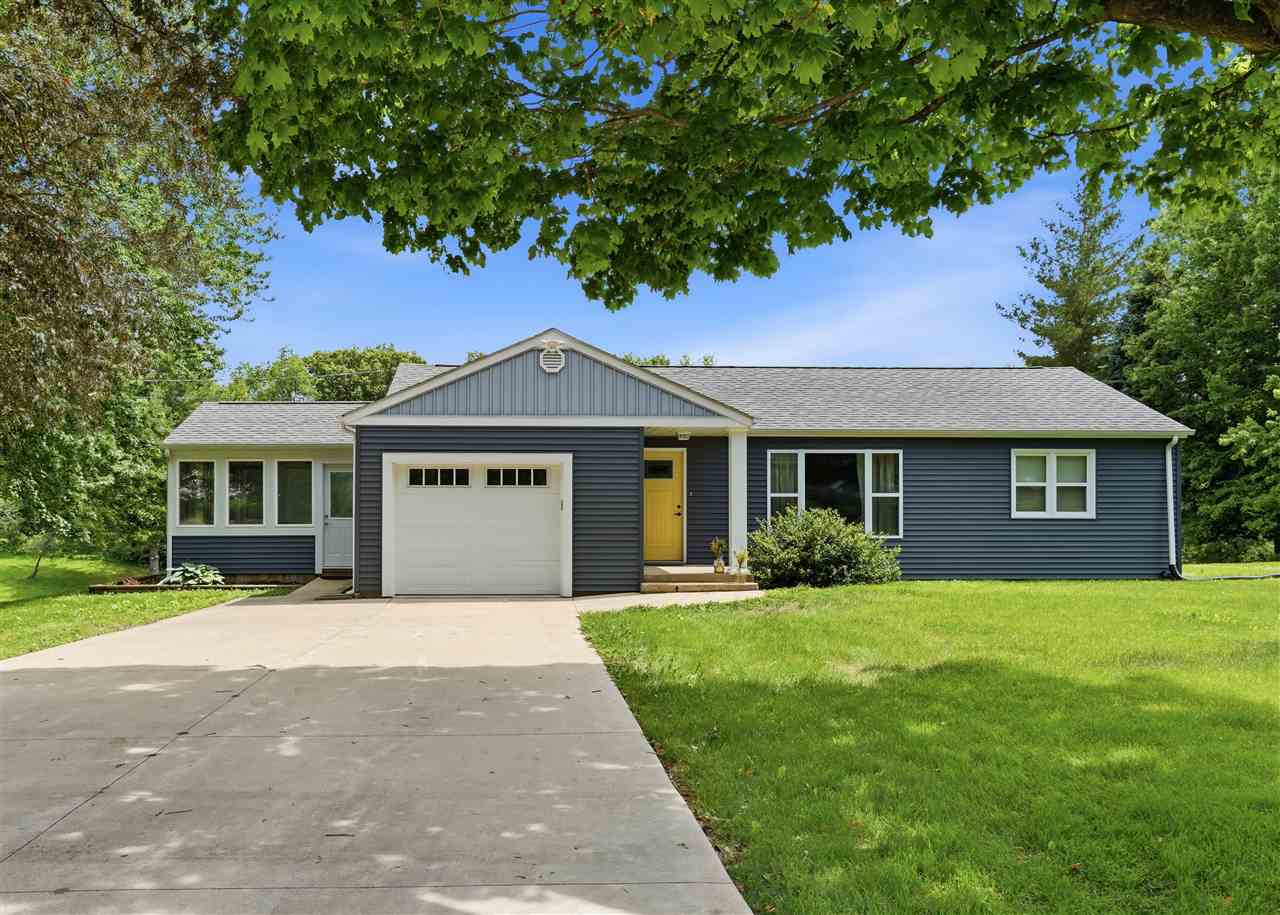 720 Lisbon Road NE Mt Vernon IA 52314