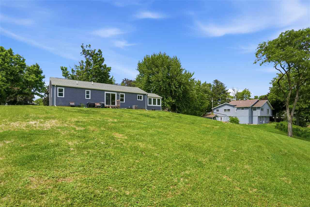 720 Lisbon Road NE Mt Vernon IA 52314