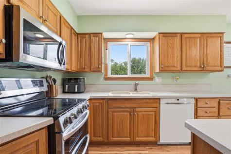720 Lisbon Road NE Mt Vernon IA 52314