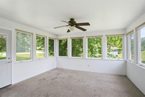 720 Lisbon Road NE Mt Vernon IA 52314