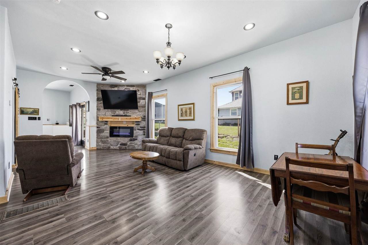 204 N Main Street Crawfordsville IA 52621