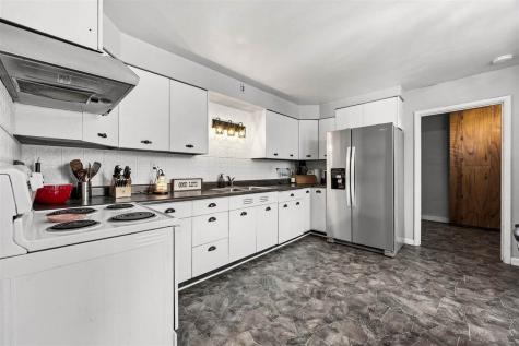 410 6th Avenue West Amana IA 52203