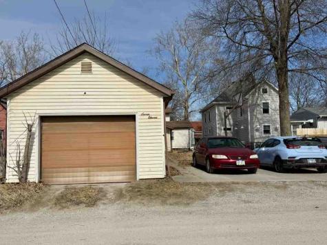 711 E Bloomington Street Iowa City IA 52245