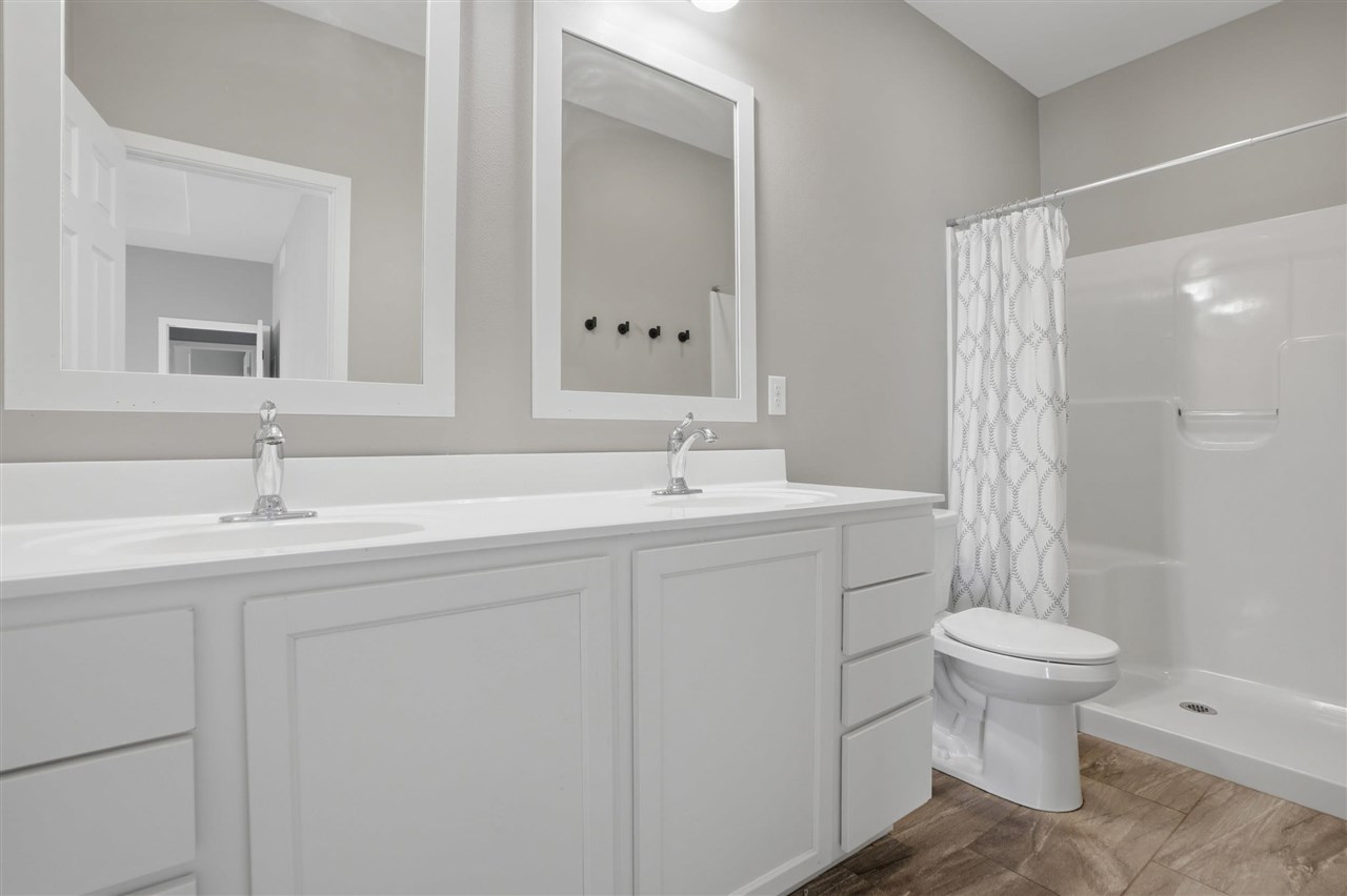 1127 Leann Circle North Liberty IA 52317
